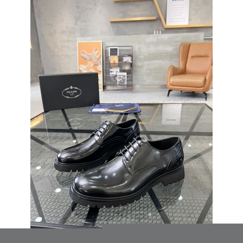 Pra*a leather shoes